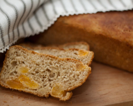 Aprikoosi-mantelileipä