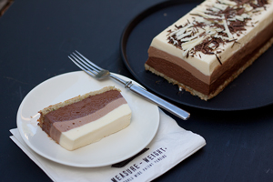 Kolmen suklaan juustokakku