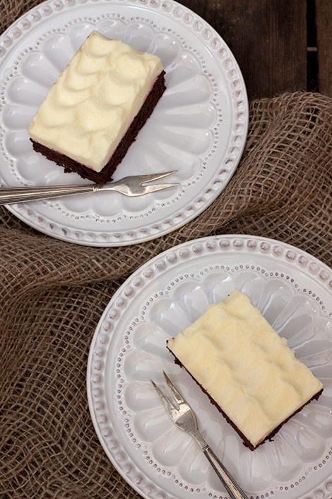 punajuuri-suklaakakku