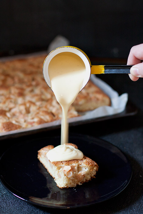 omenapiirakka uunipellille