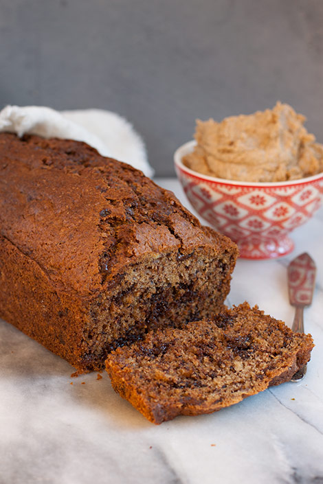 Gluteeniton banaanikakku