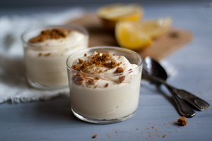 Valkosuklaa-juustokakkumousse