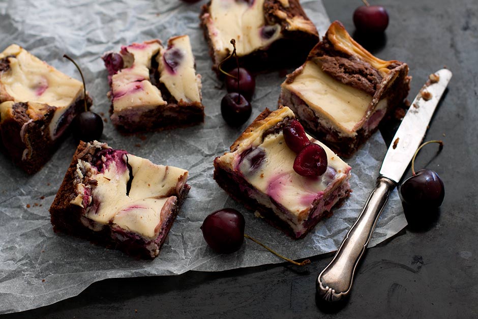 Kirsikkajuustokakku-brownie