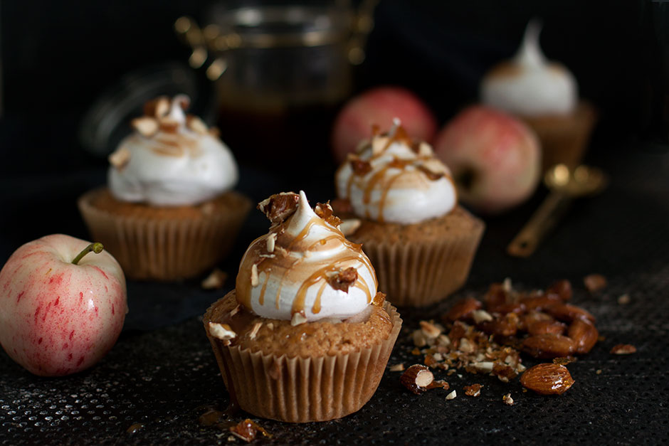 Omena-vaahterakuppikakut