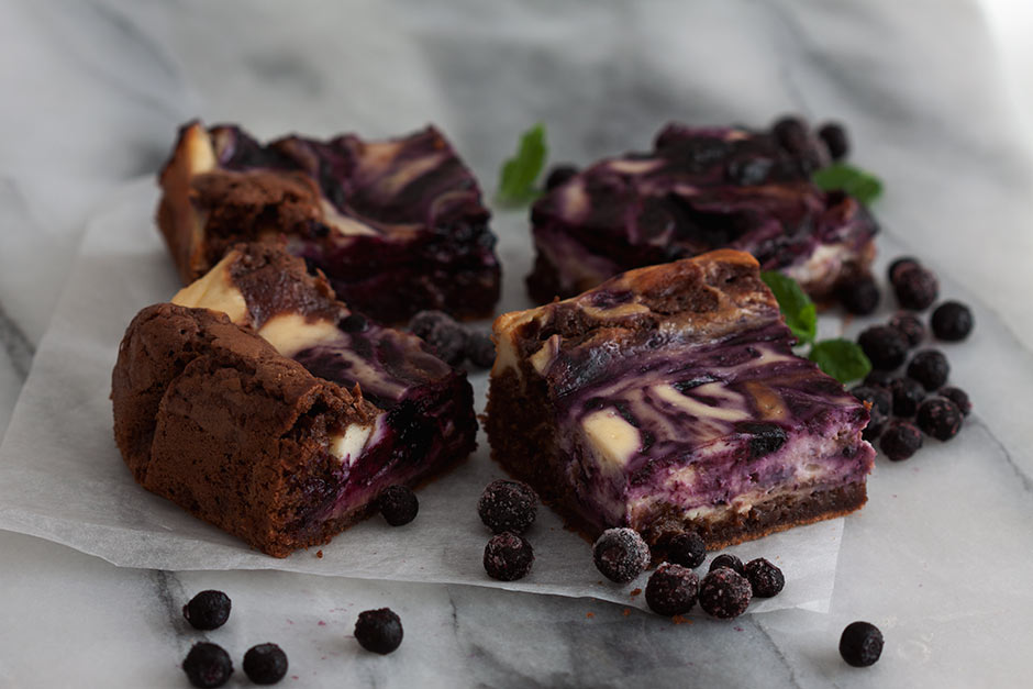Mustikkajuustokakku-brownie