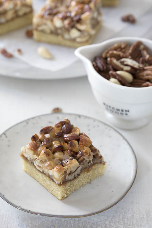 Pähkinä-toscakakku