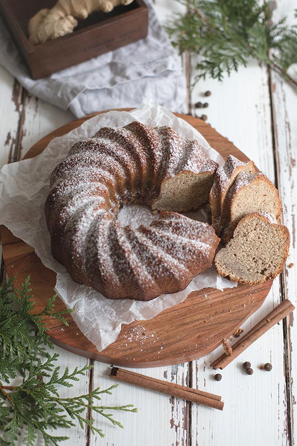 Chai-maustettu kultakakku