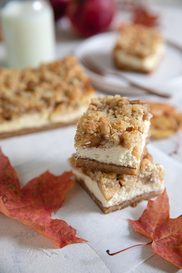 Omenajuustokakkuruudut