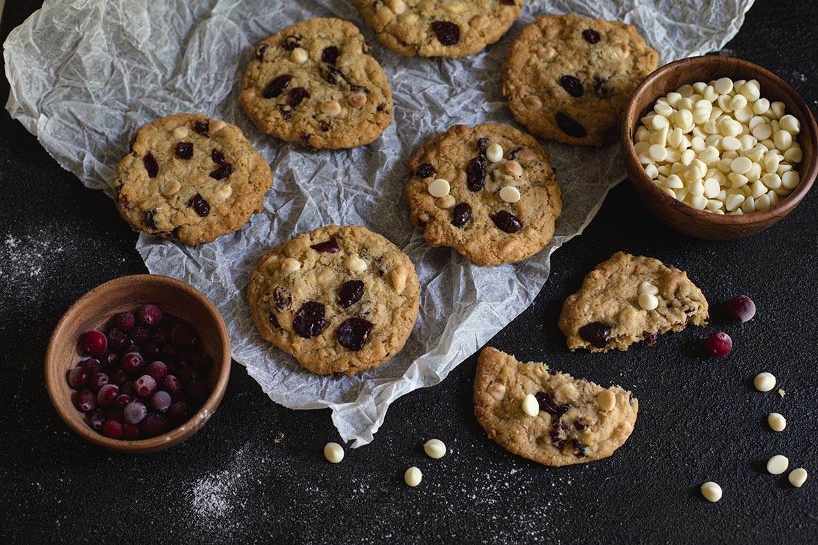 Karpalo-valkosuklaacookiet