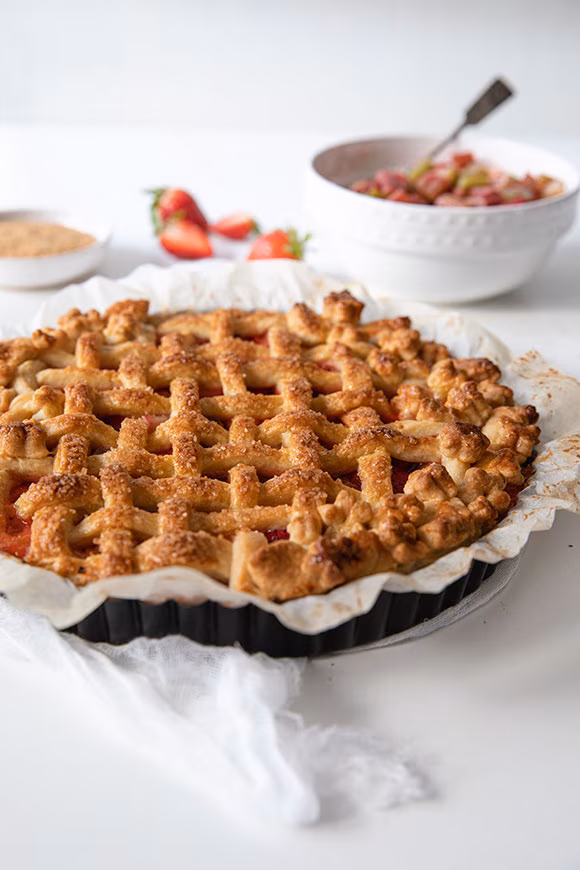 mansikka-rapaprperipiirakka