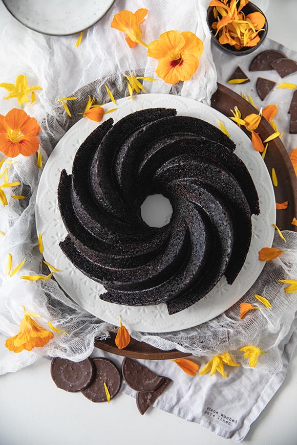 Kesäkurpitsa-suklaakakku