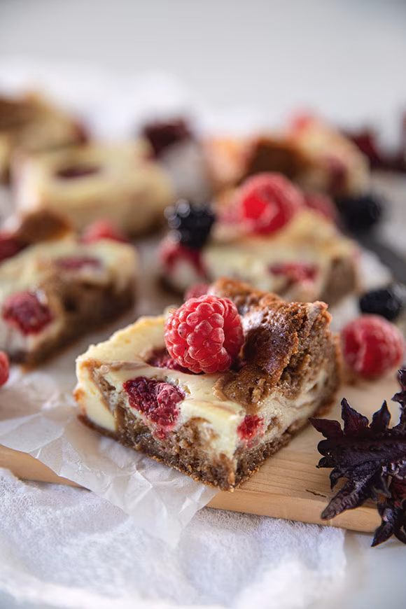 vadelmajuustokakkubrownie