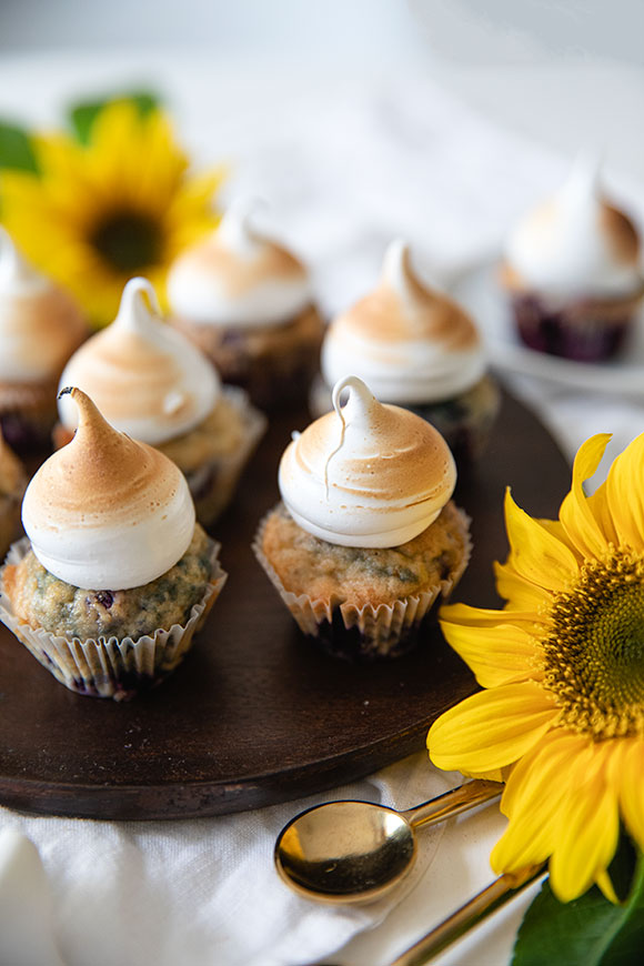 Mustikka-sitruunakuppikakut