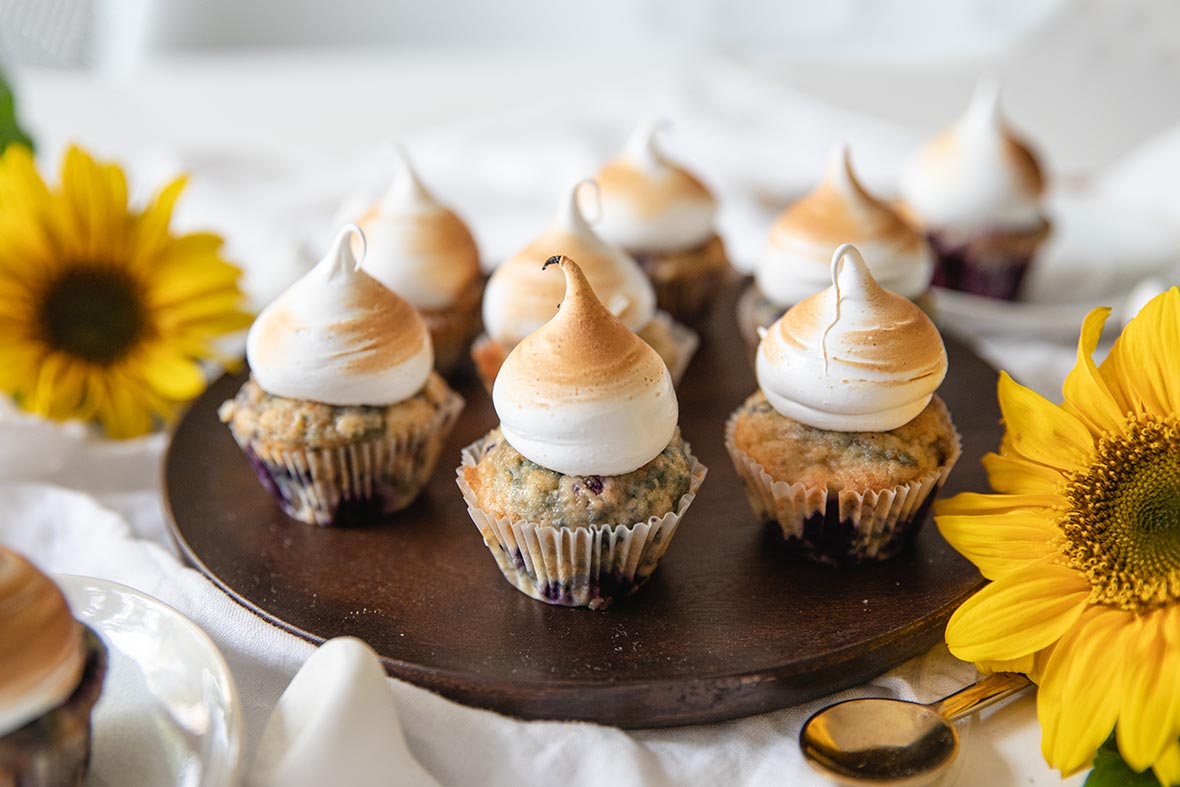 Mustikka-sitruunakuppikakut