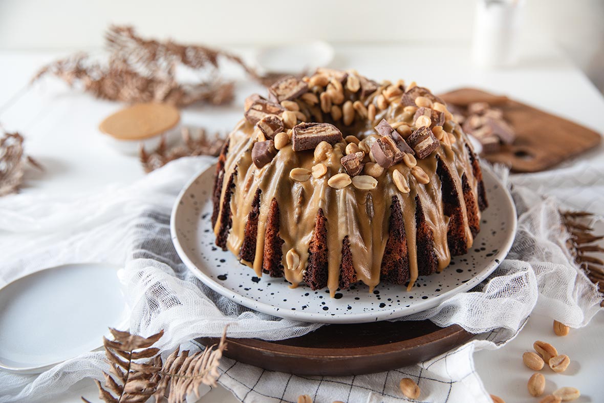 Pähkinä-suklaa-kinuskikakku