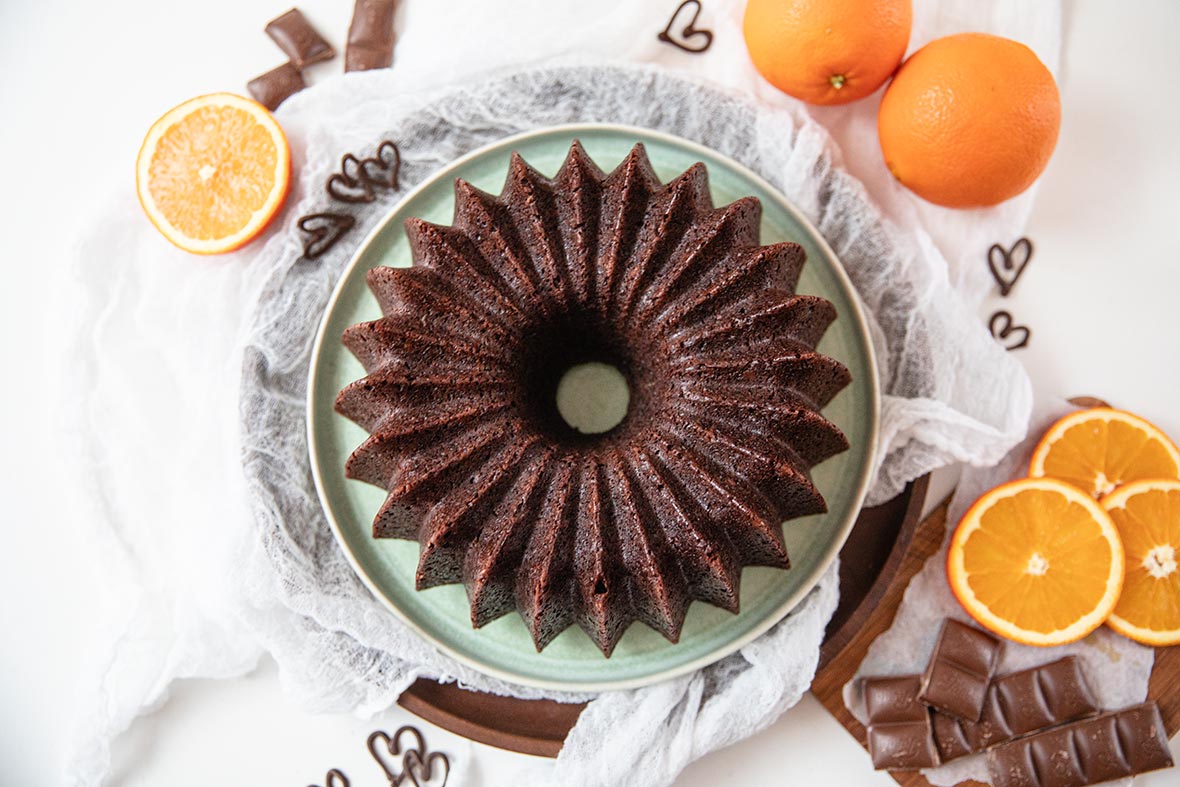 Appelsiini-suklaakakku