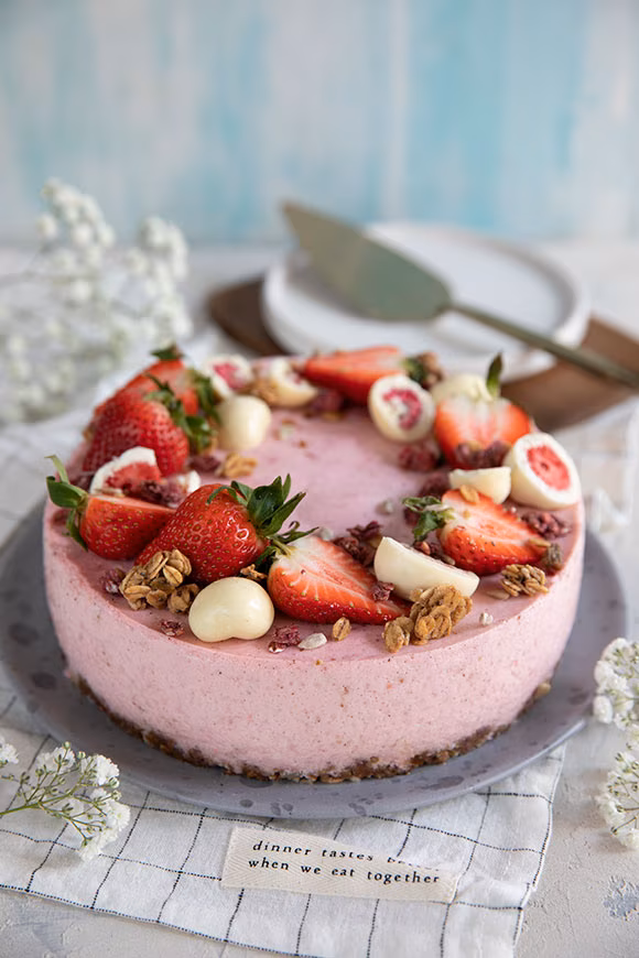 mansikka-välipalakakku