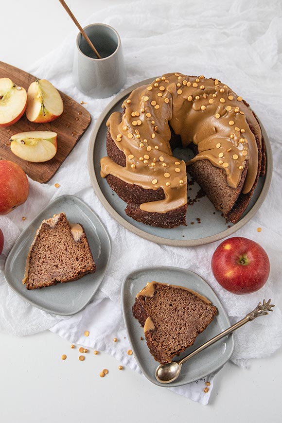 omenakakku kanelikinuskilla