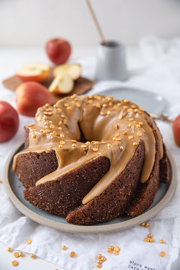 omenakakku kanelikinuskilla