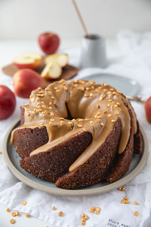 omenakakku kanelikinuskilla