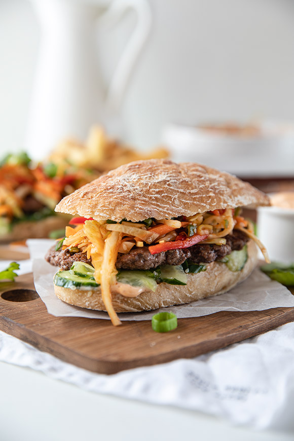 Aasialaiset smash burgerit