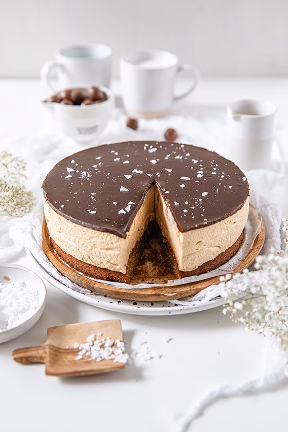 kinuskijuustokakku suklaaganachella