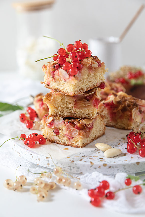 Punaherukka-mantelipiirakka