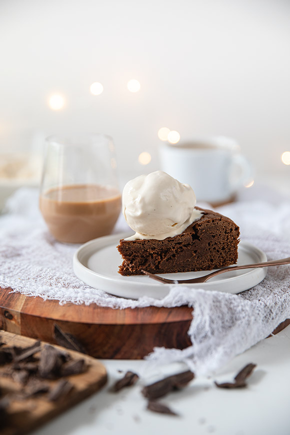 Amarula-mutakakku amarula-jäätelöllä