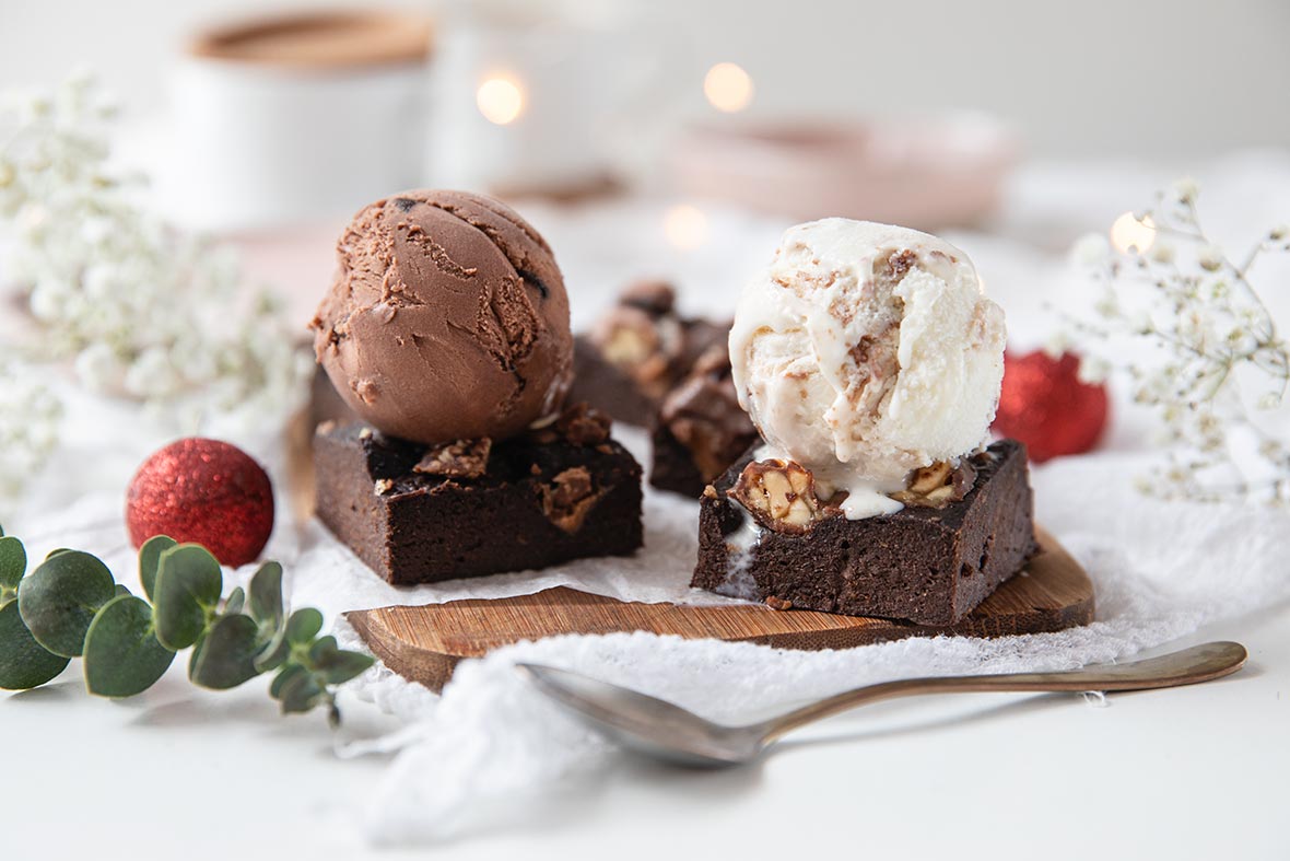 Proteiinibrownie jäätelöllä