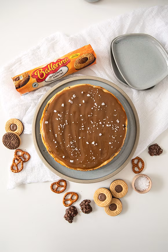 suolakinuski-keksijuustokakku