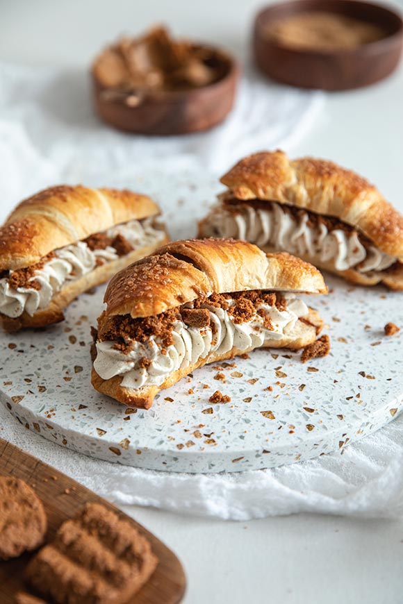 Biscoff-croissantit