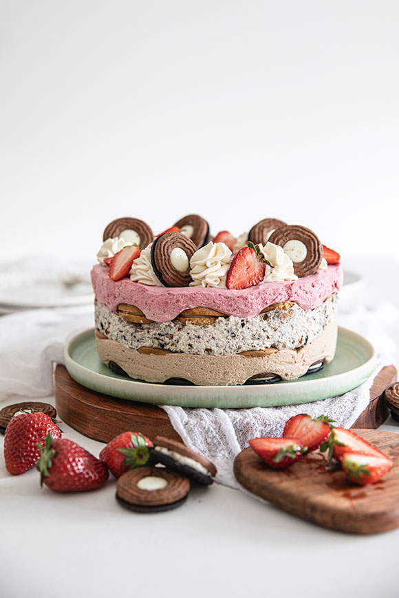 Kolmen kerroksen keksikakku