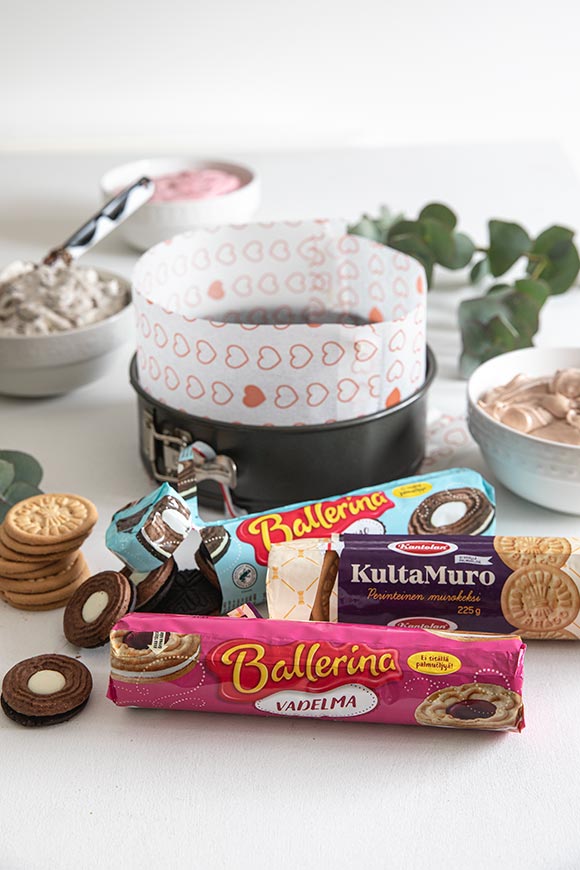 kolmen kerroksen keksikakku