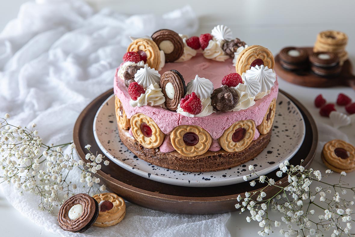 Vadelma-browniejuustokakku