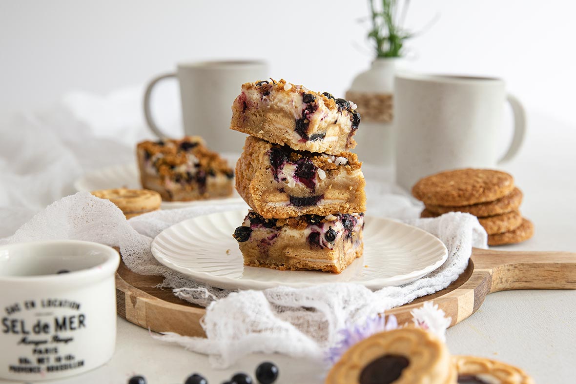 Mustikkajuustokakku-blondie