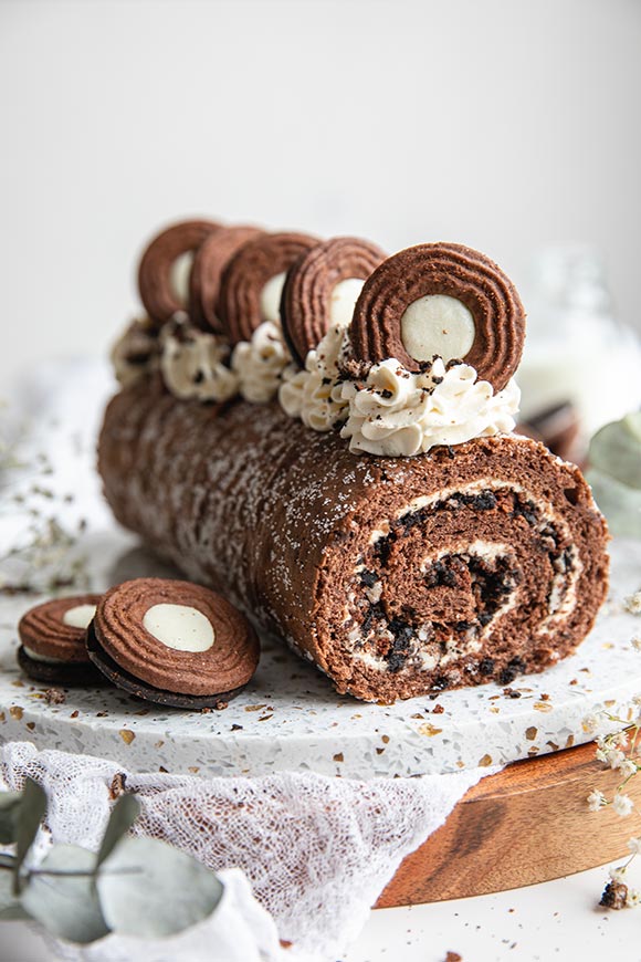 Cookies and cream-kääretorttu