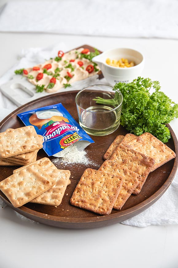 cream crackers dippijauheella