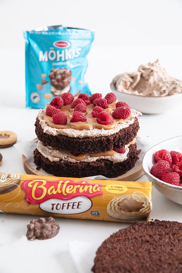 Toffee-vadelma-suklaakakku