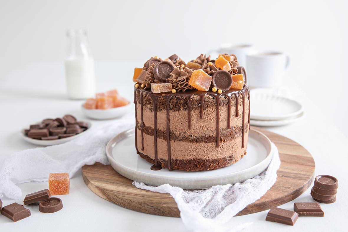 Appelsiini-suklaatäytekakku