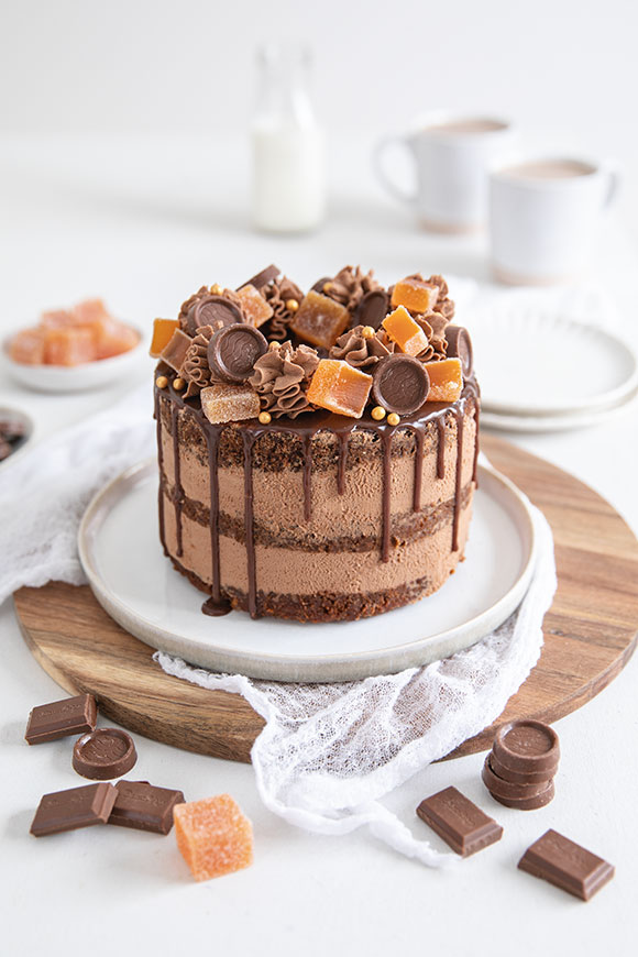 Appelsiini-suklaatäytekakku