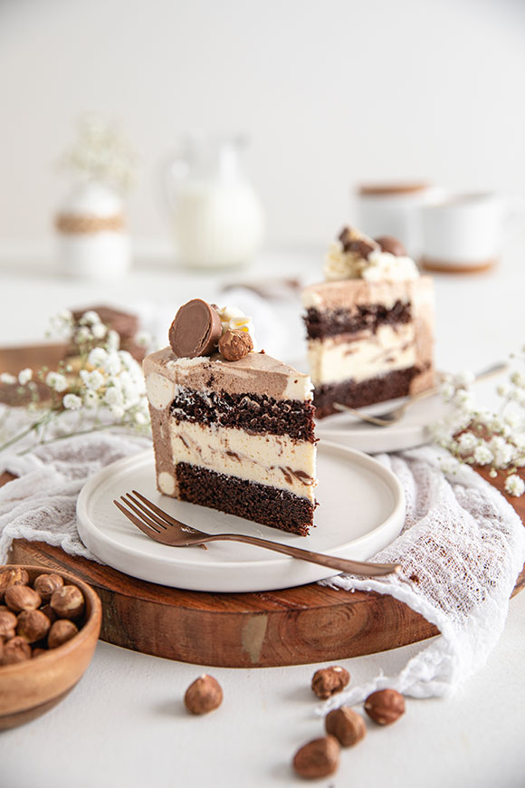 kakkukolmikon suklaa-nougatkakku