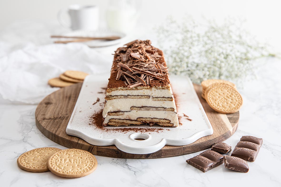 Tiramisu-jäätelökakku