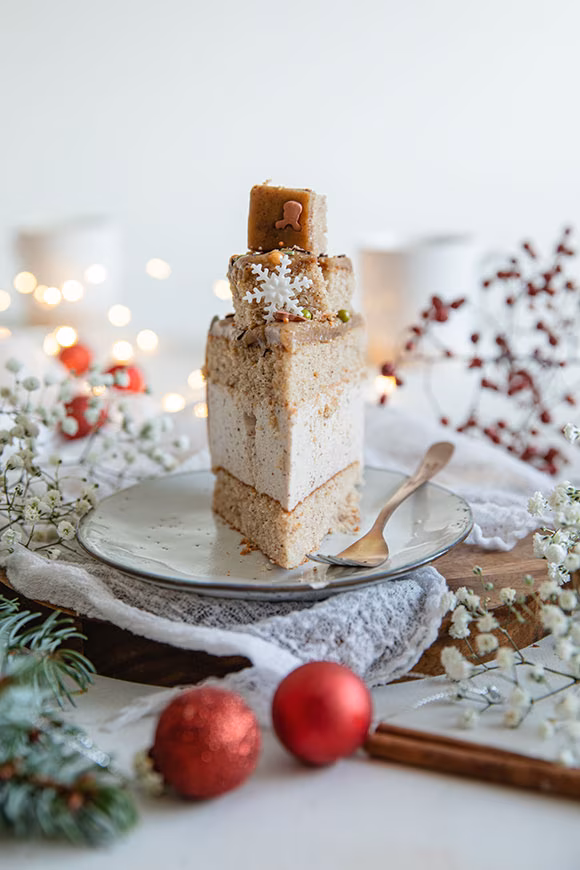 Kanelimoussekakku kinuskilla