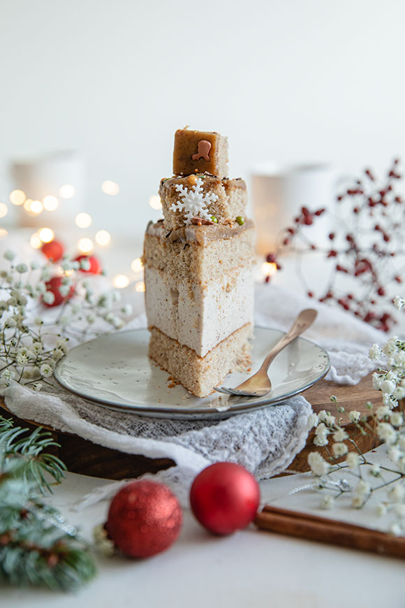 Kanelimoussekakku kinuskilla