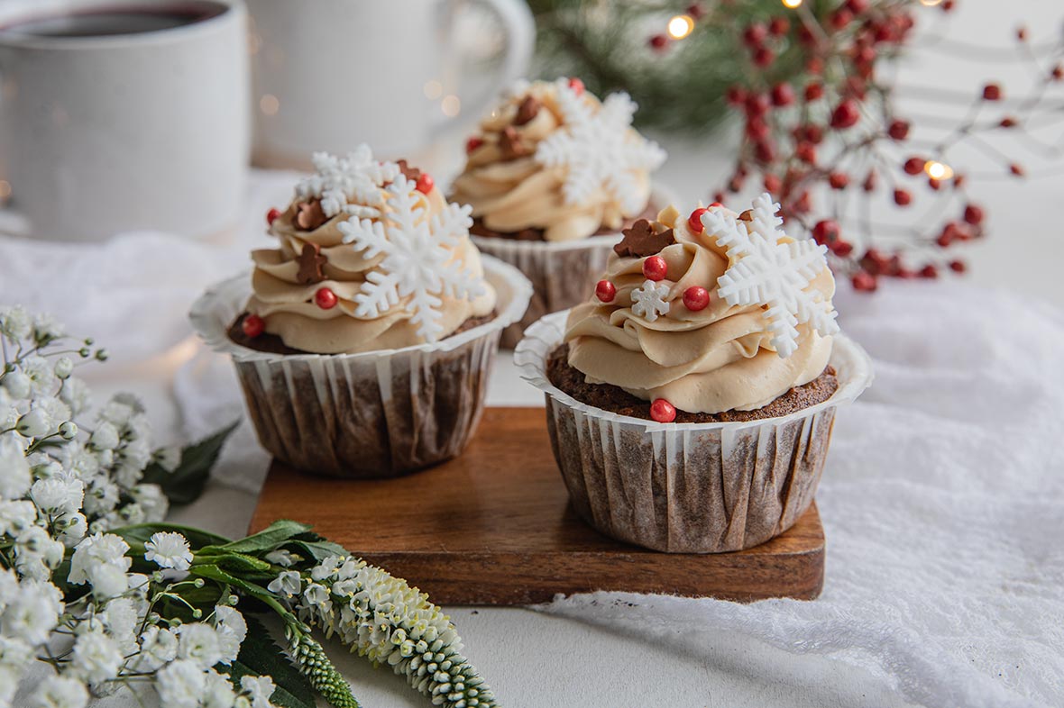 Mehevät kinuskikuppikakut