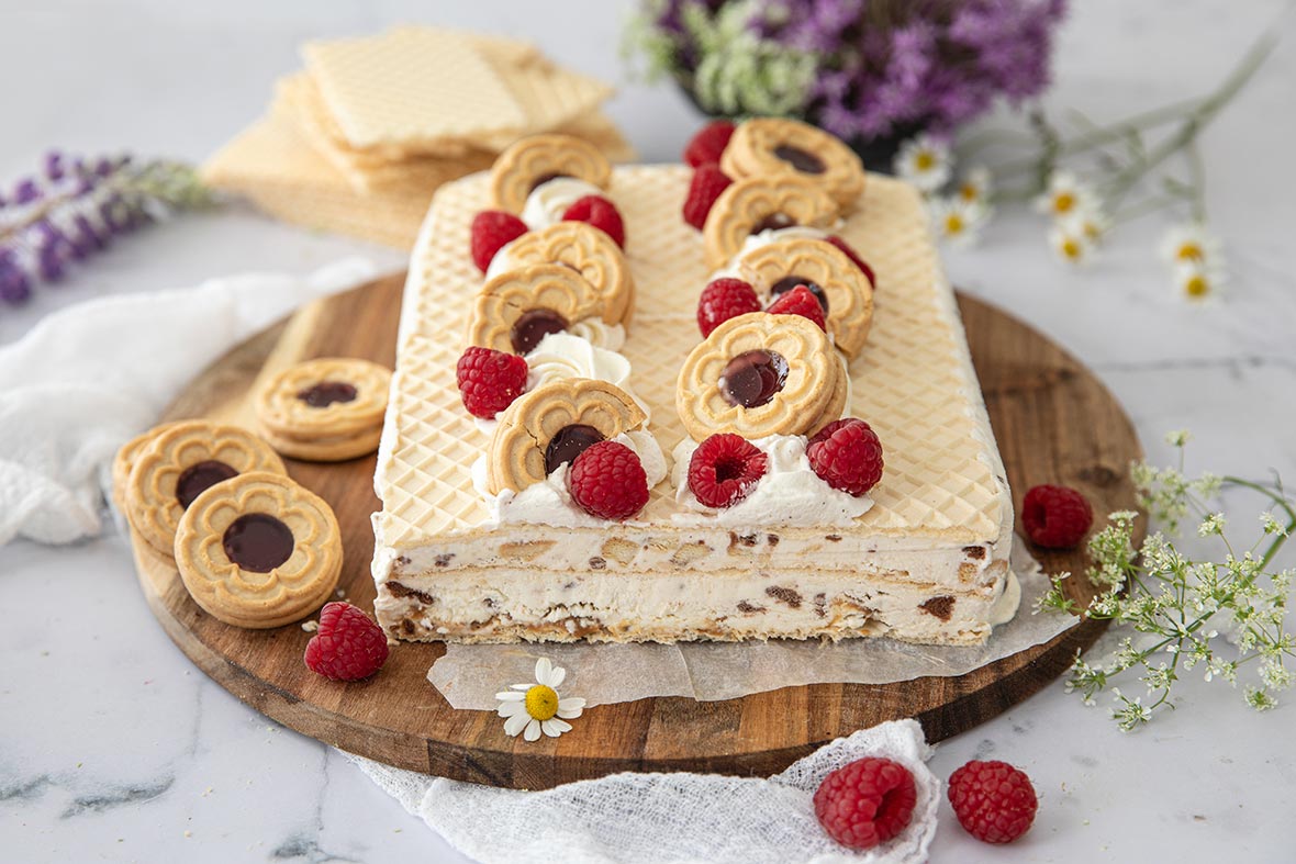 Jäätelövohvelikakku