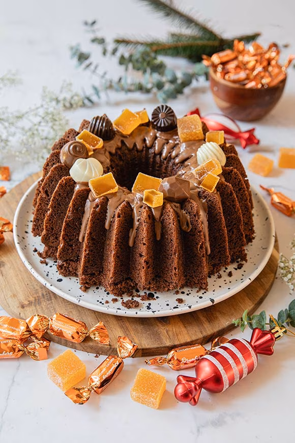 Täytetty appelsiini-suklaakahvikakku