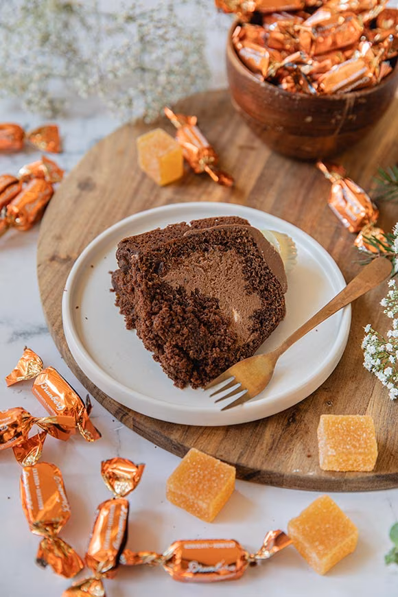 Täytetty appelsiini-suklaakahvikakku